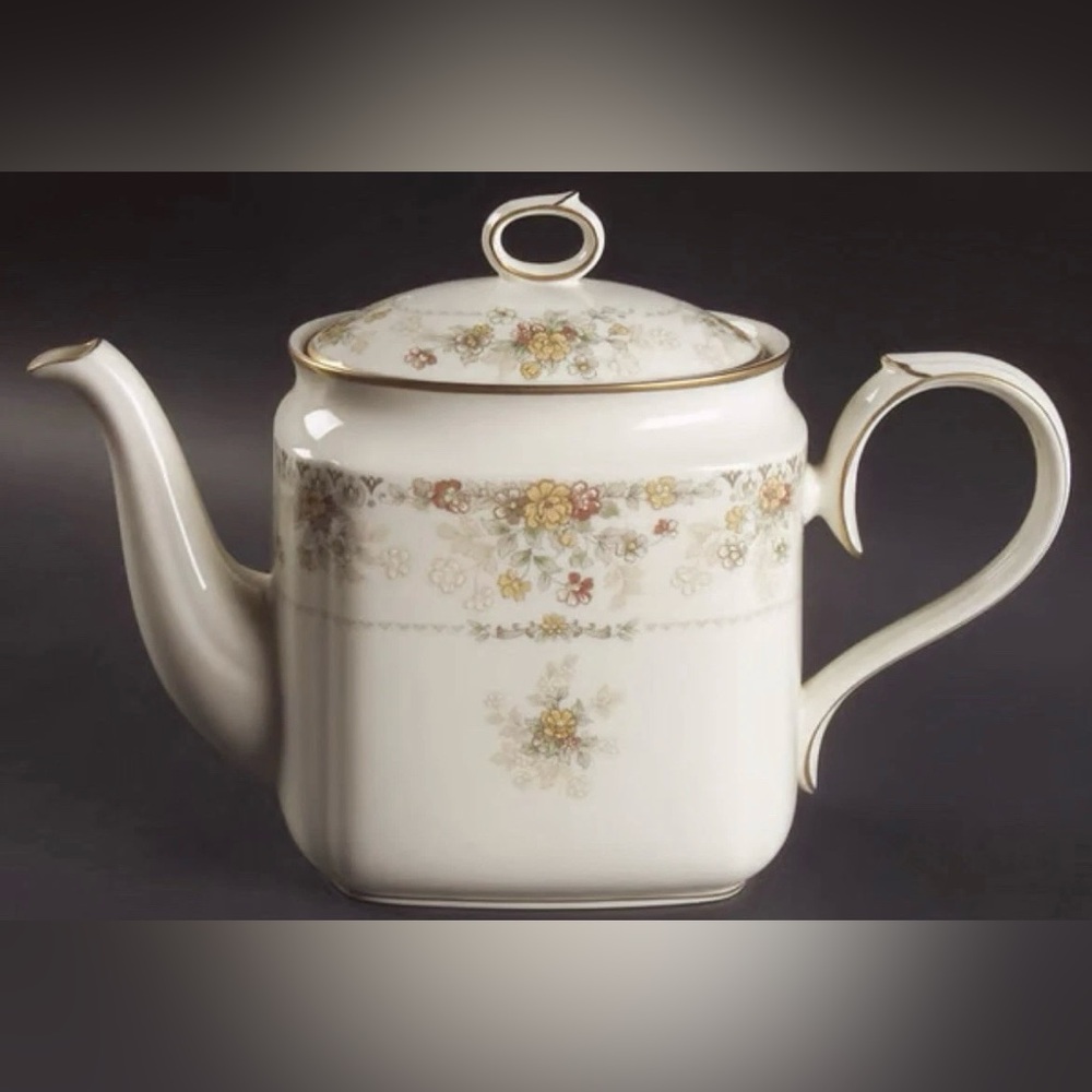 Noritake Salisbury Teapot & Lid